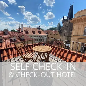 Aparthotel Charles Bridge & By Sivek
